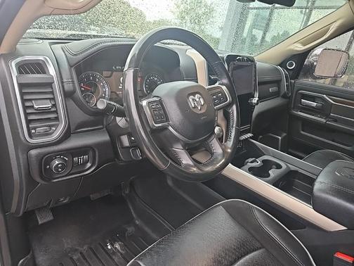 2022 RAM 2500 Laramie Crew Cab 4x4 6'4' Box