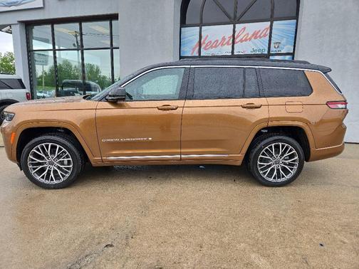 Copper Shino Metallic Clear-Coat Exterior Paint 2026 Jeep Grand Cherokee Summit