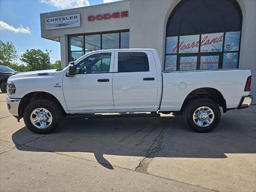 2025 RAM 2500 Tradesman Crew Cab 4x4 6'4' Box