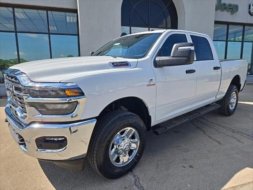 2025 RAM 2500 Tradesman Crew Cab 4x4 6'4' Box