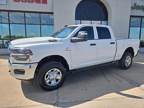 2025 RAM 2500 Tradesman Crew Cab 4x4 6'4' Box