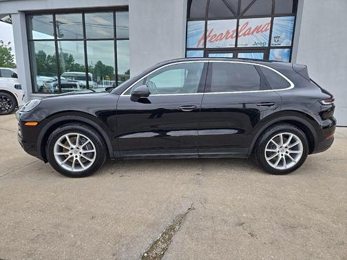 Black 2024 Porsche Cayenne Cayenne
