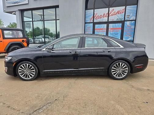 Infinite Black Metallic 2020 Lincoln MKZ Standard