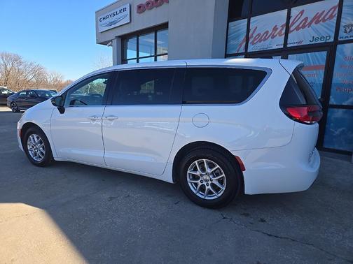2025 Chrysler Pacifica L