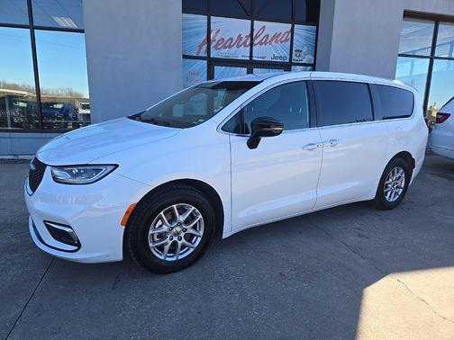 2025 Chrysler Pacifica L