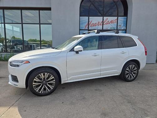 2021 Volvo XC90 T6 Momentum