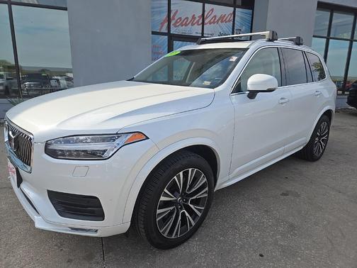 2021 Volvo XC90 T6 Momentum