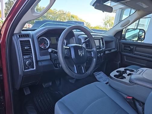 2018 RAM 2500 Tradesman Crew Cab 4x4 6'4' Box