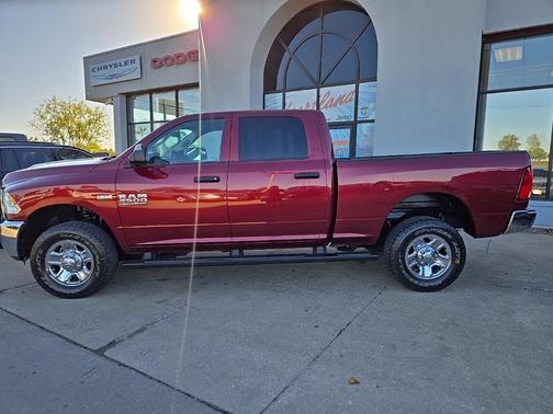 2018 RAM 2500 Tradesman Crew Cab 4x4 6'4' Box
