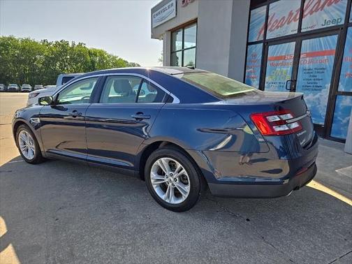 2017 Ford Taurus SE