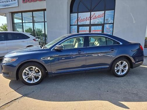 2017 Ford Taurus SE