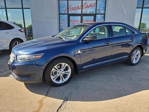 2017 Ford Taurus SE