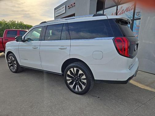 Star White Metallic Tri-Coat 2025 Ford Expedition Platinum