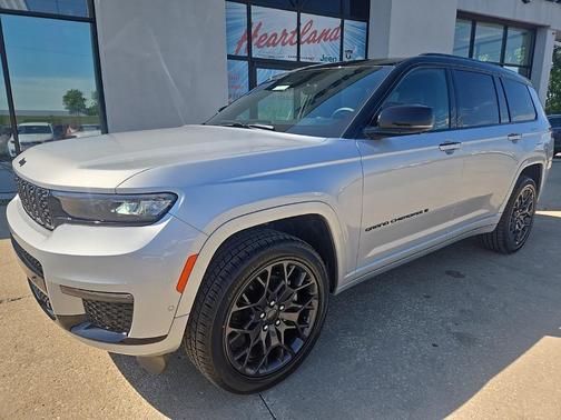2025 Jeep Grand Cherokee Summit