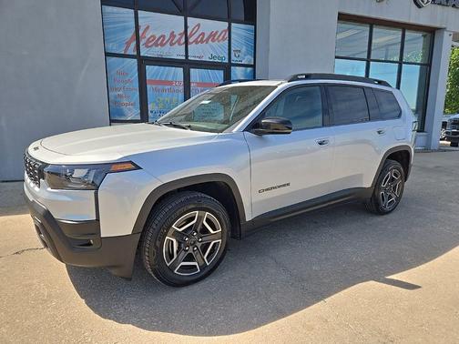 Silver Zynith Clear-Coat Exterior Paint 2026 Jeep Cherokee Limited