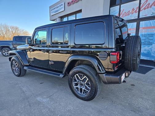 2026 Jeep Wrangler 4-Door Sahara 4x4