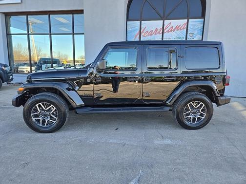 2026 Jeep Wrangler 4-Door Sahara 4x4