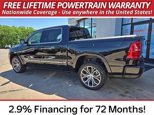 Diamond Black Crystal Pearl-Coat Exterior Paint 2026 RAM 1500 ST