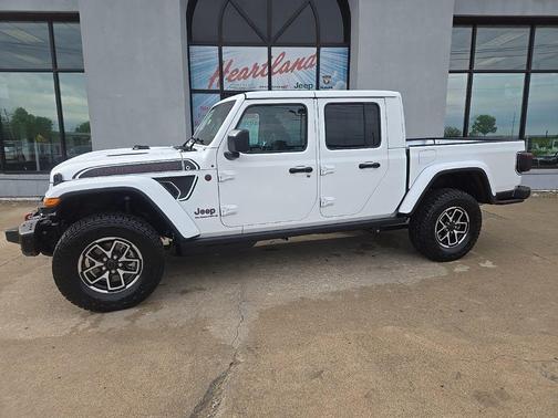 Bright White Clear-Coat Exterior Paint 2026 Jeep Gladiator Shadow Ops