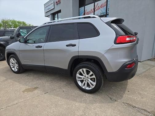 2015 Jeep Cherokee Sport