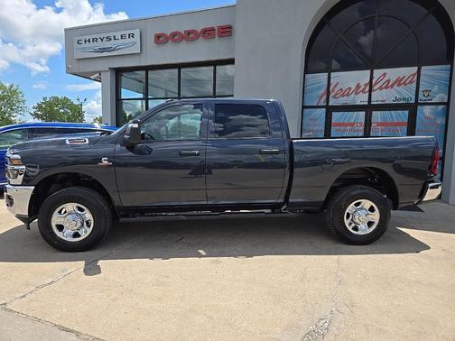 2025 RAM 2500 Tradesman Crew Cab 4x4 6'4' Box