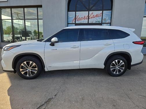 2021 Toyota Highlander Hybrid XLE