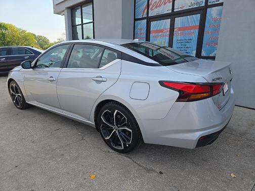 2023 Nissan Altima SR FWD