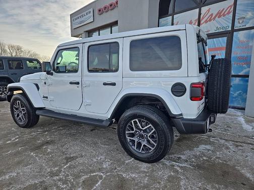 2026 Jeep Wrangler 4-Door Sahara 4x4
