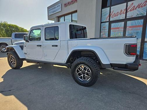 Bright White Clear-Coat Exterior Paint 2026 Jeep Gladiator Shadow Ops