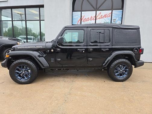 Black Clear-Coat Exterior Paint 2026 Jeep Wrangler 85th Anniversary