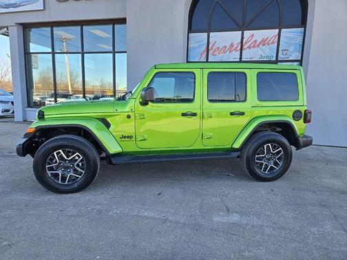 2026 Jeep Wrangler 4-Door Sahara 4x4