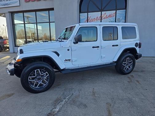 2026 Jeep Wrangler 4-Door Sahara 4x4