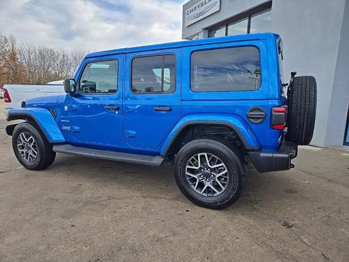2024 Jeep Wrangler 4-Door Sahara 4x4