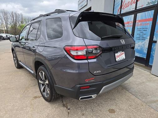 Gray 2024 Honda Pilot Elite