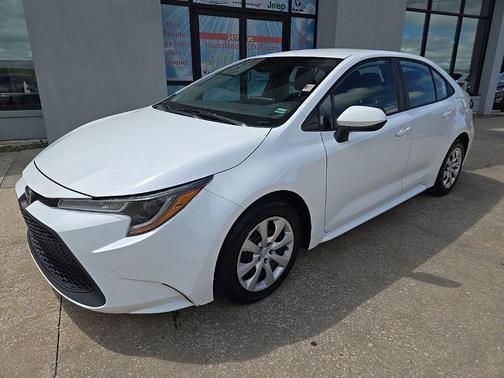 Super White 2021 Toyota Corolla LE