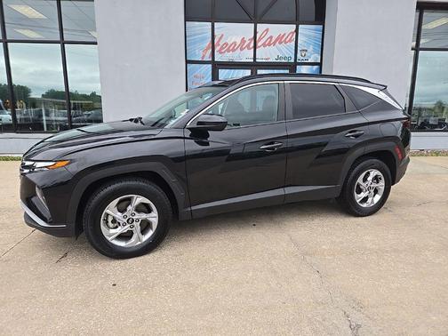 Black Pearl 2024 Hyundai TUCSON SEL