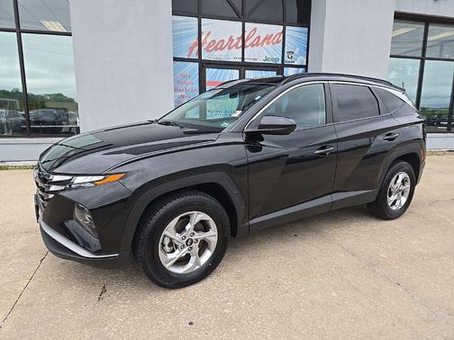 Black Pearl 2024 Hyundai TUCSON SEL