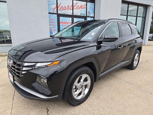 Black Pearl 2024 Hyundai TUCSON SEL