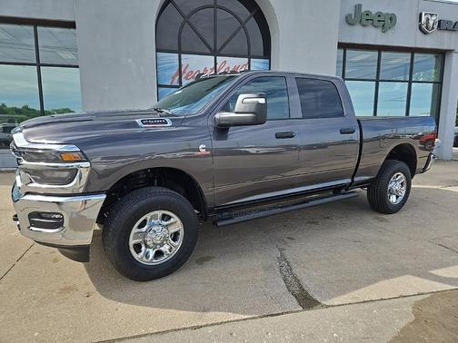 2025 RAM 2500 Tradesman Crew Cab 4x4 6'4' Box