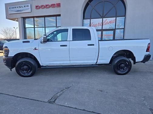 2026 RAM 2500 Tradesman Crew Cab 4x4 6'4' Box
