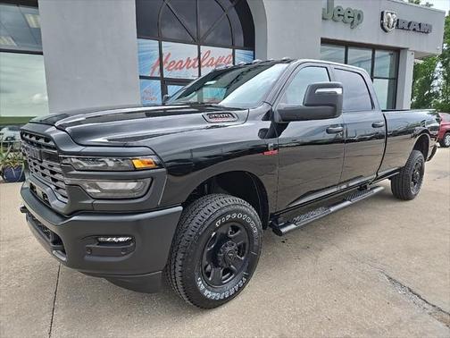 2025 RAM 2500 Tradesman Crew Cab 4x4 8' Box