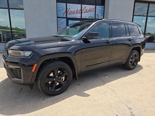 Diamond Black Crystal Pearl-Coat Exterior Paint 2026 Jeep Grand Cherokee Limited
