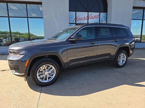 Baltic Gray Metallic Clear-Coat Exterior Paint 2026 Jeep Grand Cherokee Altitude