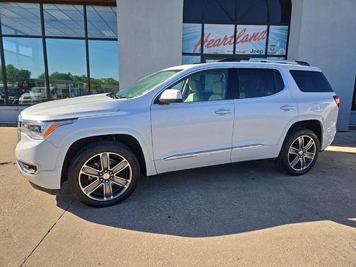 White Frost Tricoat 2019 GMC Acadia Denali