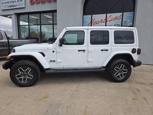 2026 Jeep Wrangler 4-Door Sahara 4x4