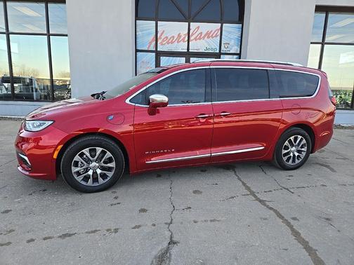 2024 Chrysler Pacifica L