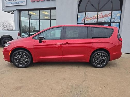 2026 Chrysler Pacifica L