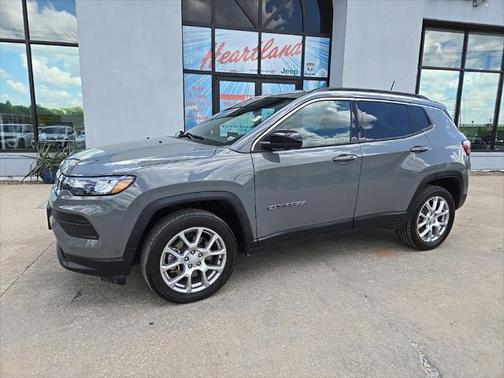 2023 Jeep Compass Latitude Lux