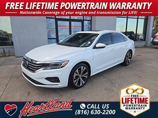 Pure White 2022 Volkswagen Passat 2.0T SE