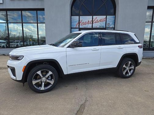 Bright White Clear-Coat Exterior Paint 2026 Jeep Grand Cherokee Limited